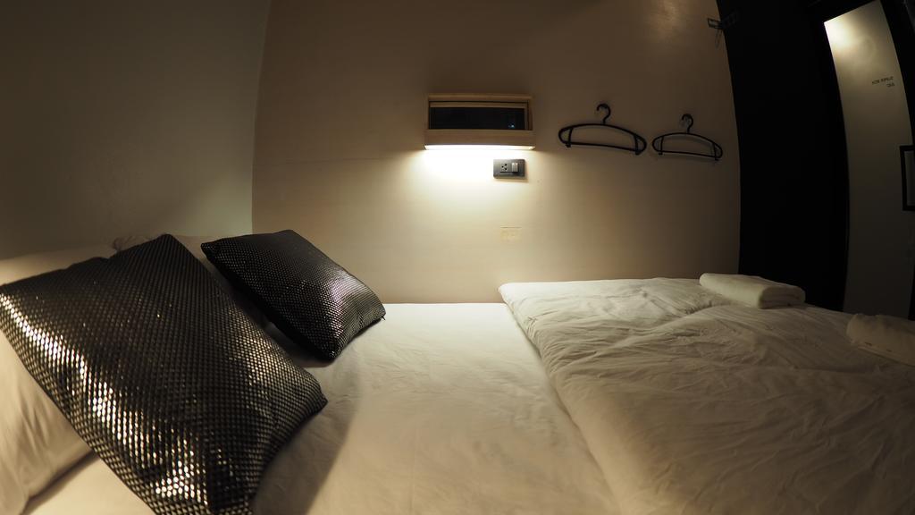 Box Poshtel Phuket Hostel Kültér fotó